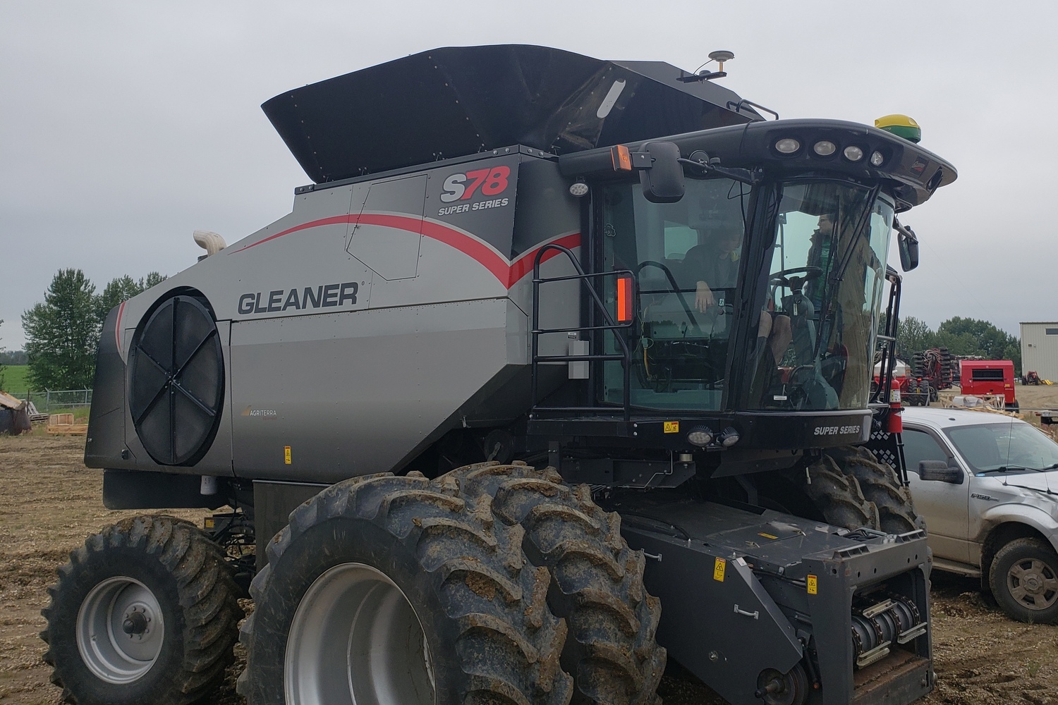 GLEANER-JD 77/78 COMBINE