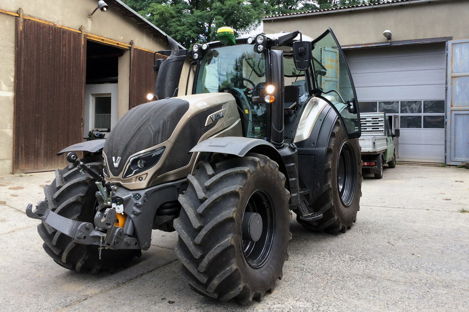 Puente VALTRA compatible con receptor John Deere