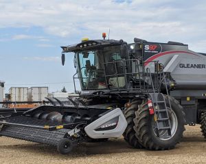 GLEANER-JD S9 COMBINE